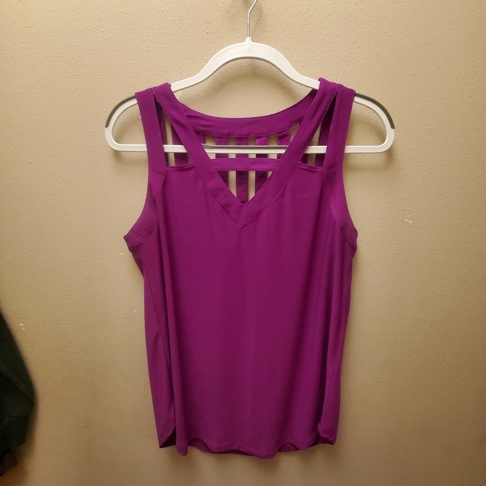 Womens size M sleeveless fuscia lightweight  strappy top  very cute - Picture 8 of 12